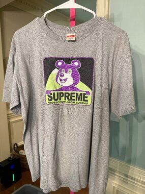 SUPREME BEAR TEE Protection from Suckas white T-Shirt Size M Official